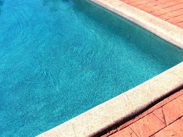 roh zahradního bazénu.jpg